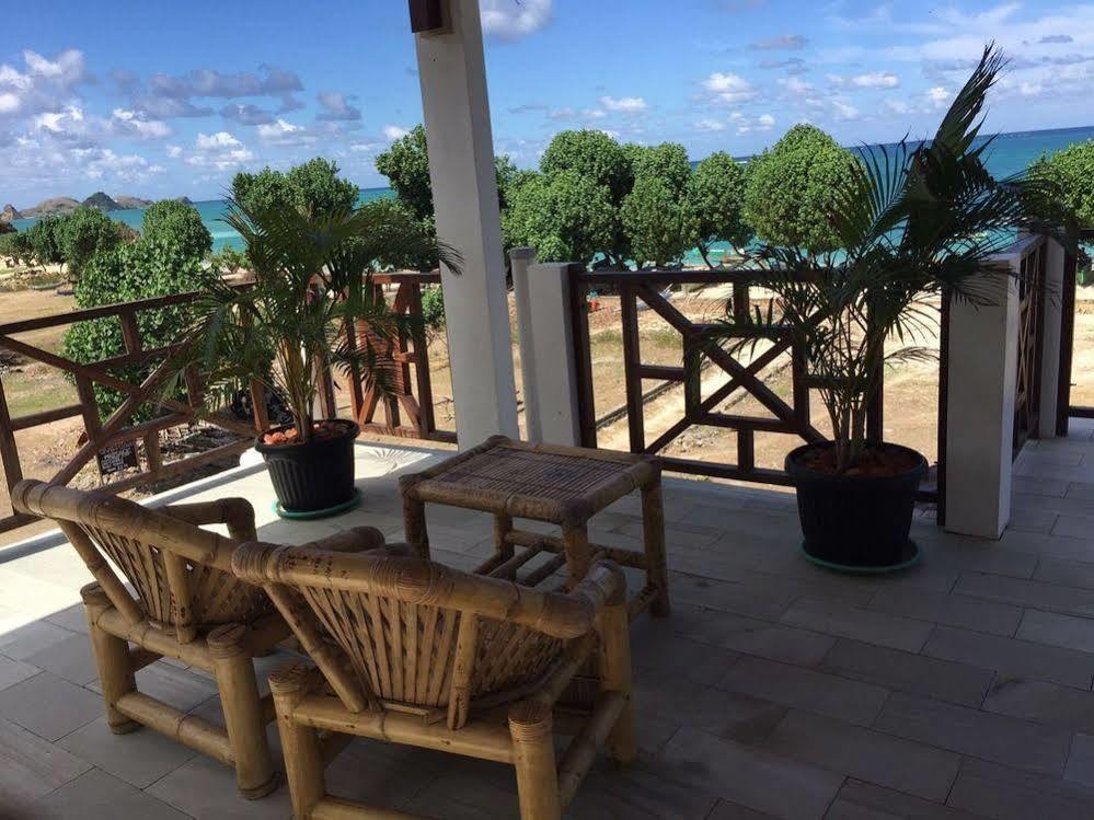 Friends Beach Hotel Kuta  Экстерьер фото