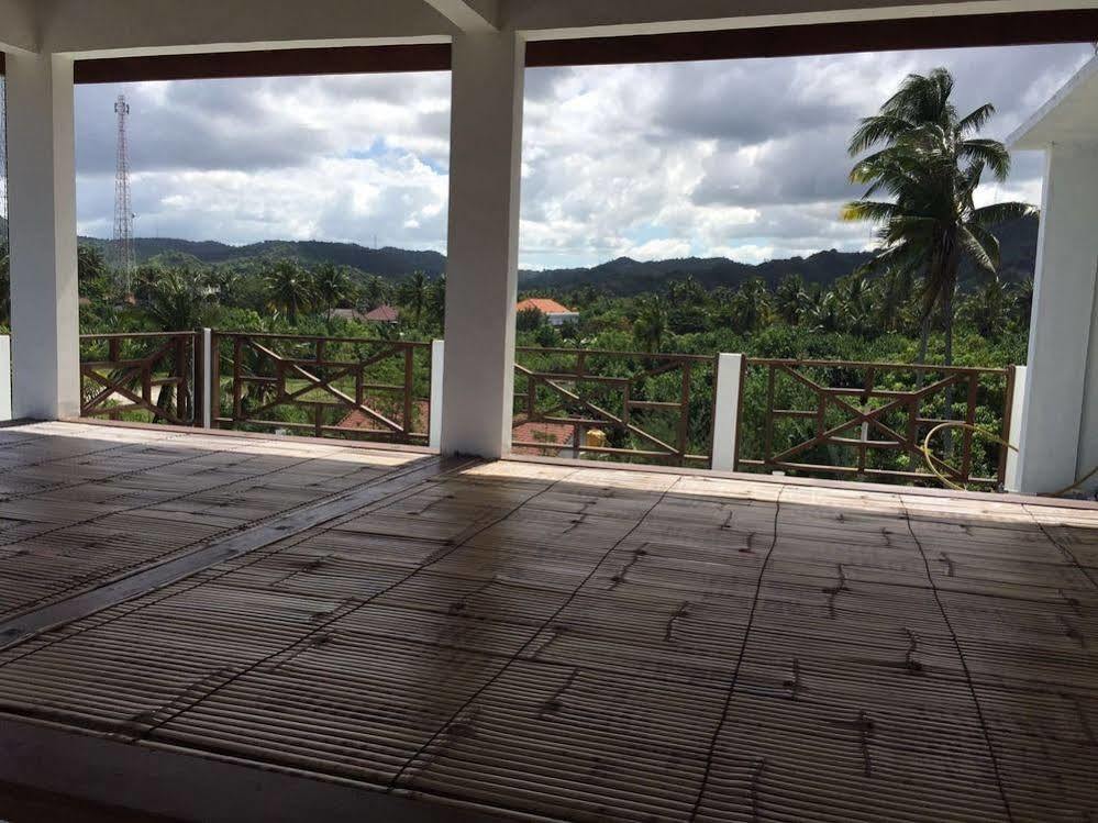 Friends Beach Hotel Kuta  Экстерьер фото