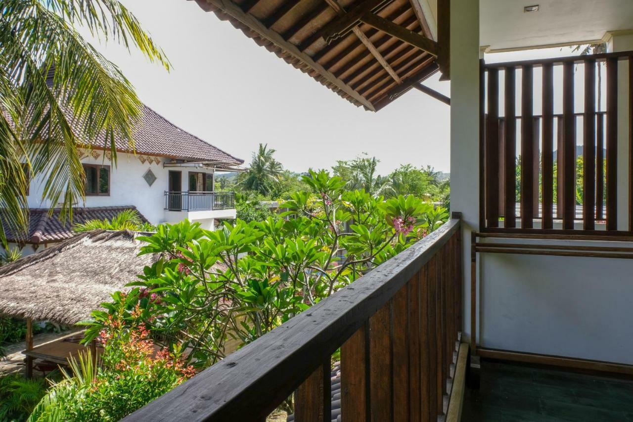 Friends Beach Hotel Kuta  Экстерьер фото