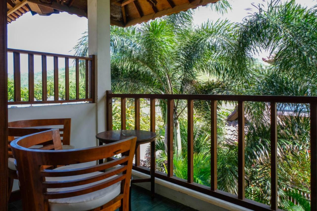 Friends Beach Hotel Kuta  Экстерьер фото