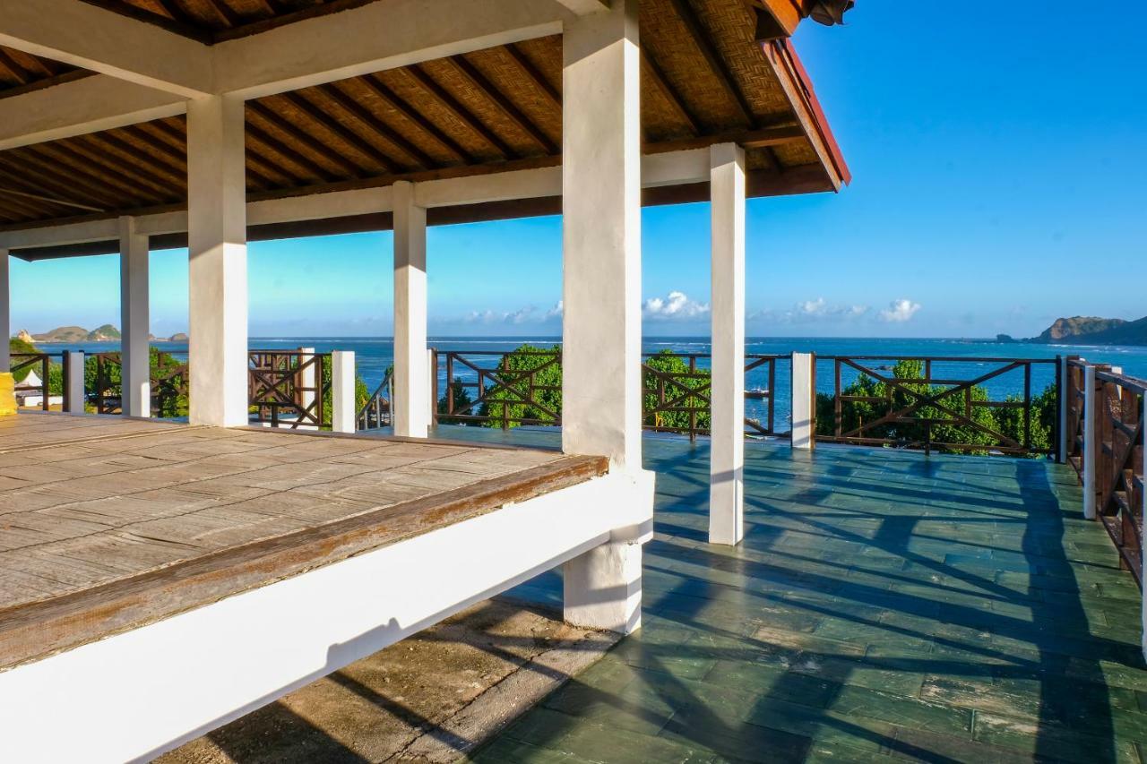 Friends Beach Hotel Kuta  Экстерьер фото