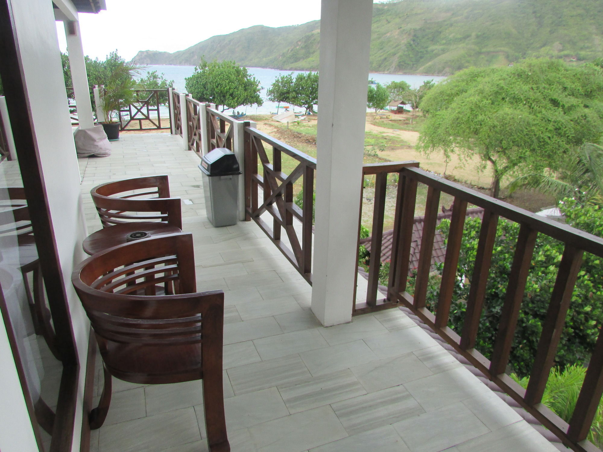 Friends Beach Hotel Kuta  Экстерьер фото