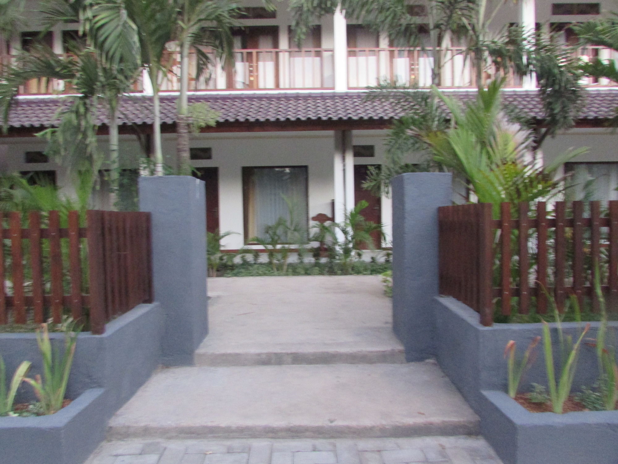 Friends Beach Hotel Kuta  Экстерьер фото