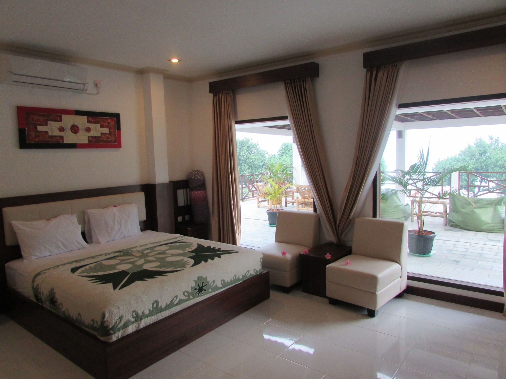 Friends Beach Hotel Kuta  Экстерьер фото